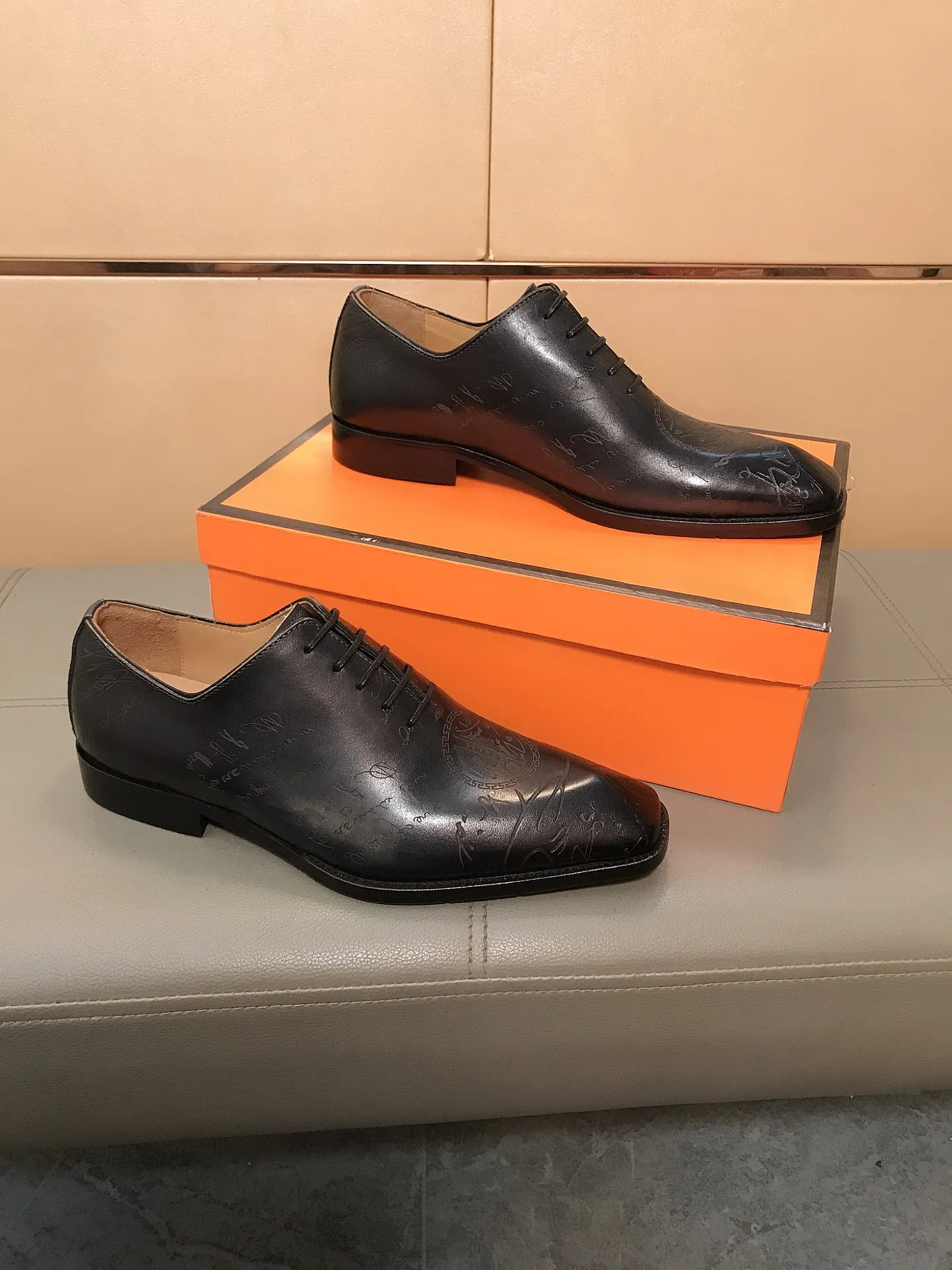 Factory price 560 💎💎👉👉[LV Louis Vuitton] The latest men's casual business leather shoes 🇨🇳, new model opening 💯 Made of cowhide imported from Italy, luxurious leather lining, wear-resistant outsole, soft and comfortable 🌴 High-end atmosphere, the first choice for high-class men 🍍38-44